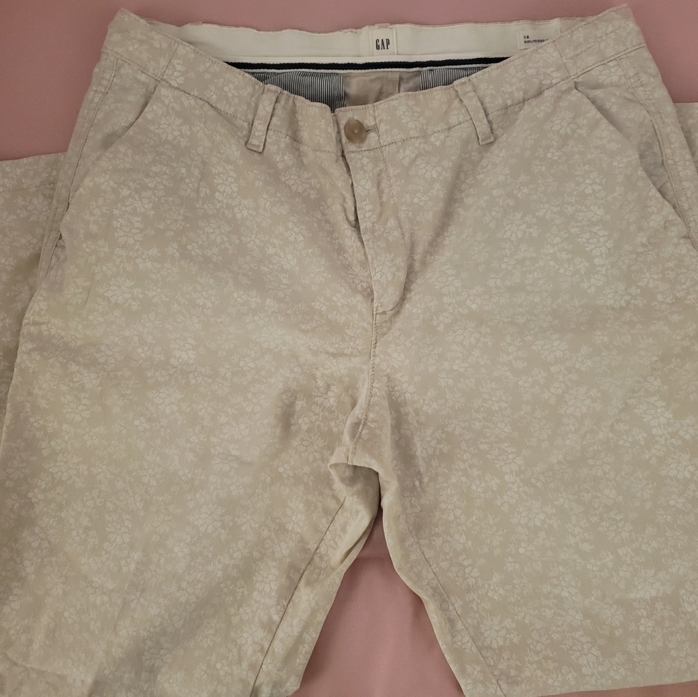 𝅺gap Girlfriend Chinos